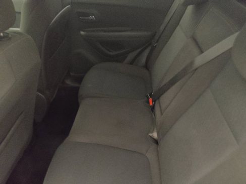 Used 2020 Chevrolet Trax LS w/ Tint and Cruise Package FWD image 18