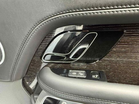 Used 2018 Land Rover Range Rover Long Wheelbase Autobiography image 27