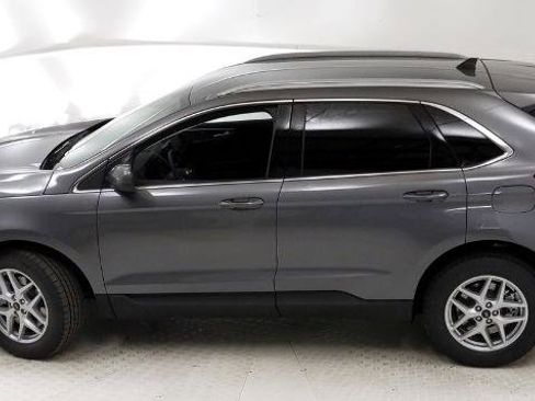 Certified 2024 Ford Edge SEL w/ Convenience Package AWD/4WD image 17