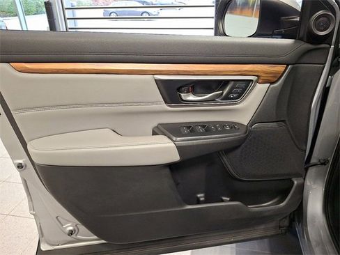 Used 2018 Honda CR-V Touring image 12
