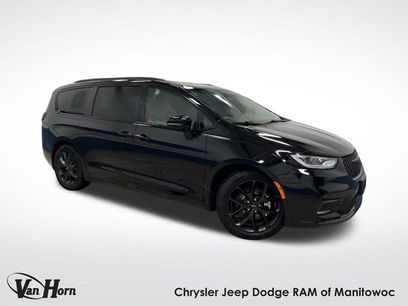 Used 2025 Chrysler Pacifica Limited