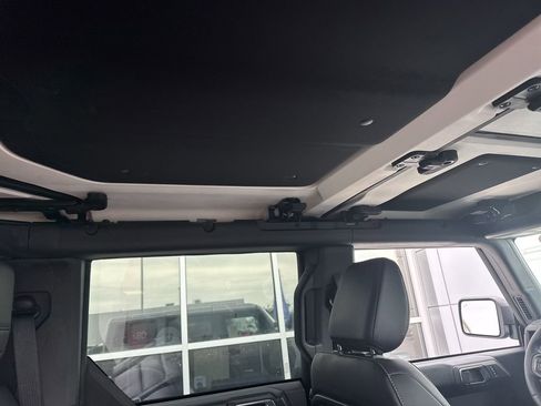 New 2025 Ford Bronco Badlands image 18