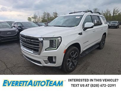 Used 2022 GMC Yukon SLT w/ SLT Premium Package