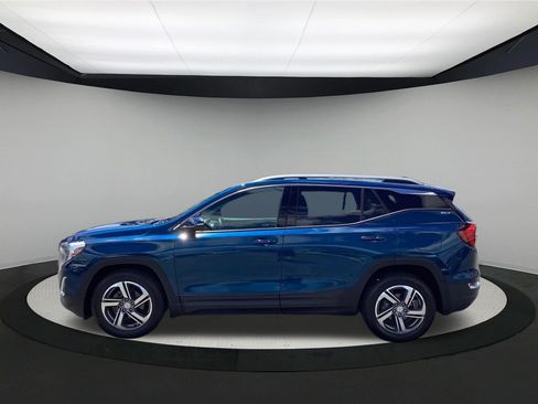 Used 2021 GMC Terrain SLT w/ Infotainment Package II AWD/4WD image 5