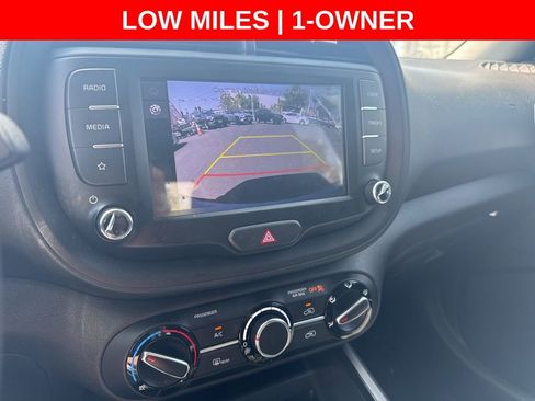 Used 2023 Kia Soul LX w/ LX Technology Package FWD image 4