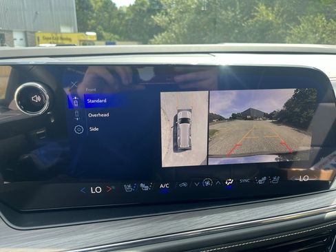 New 2025 Chevrolet Suburban Premier image 19