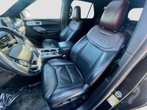 Used 2022 Ford Explorer Platinum w/ Equipment Group 601A AWD/4WD image 20