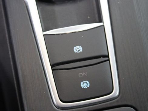 Used 2025 Ford Escape ST-Line FWD image 38