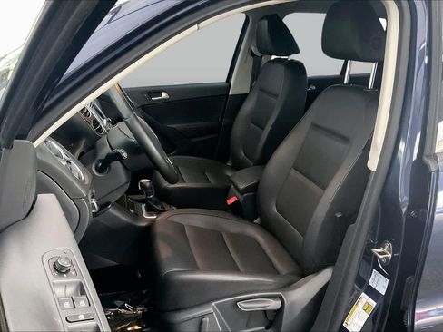 Used 2016 Volkswagen Tiguan S FWD image 8