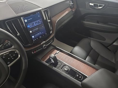 Used 2023 Volvo XC60 B5 Plus w/ Climate Package image 11