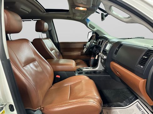 Used 2014 Toyota Sequoia Platinum AWD/4WD image 24