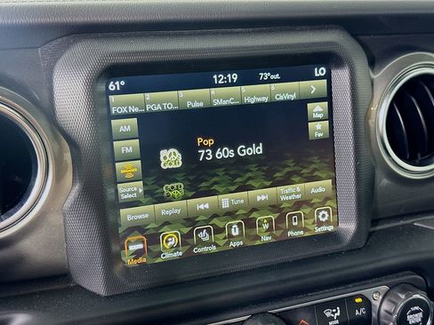 Used 2022 Jeep Gladiator Overland w/ LED Lighting Group AWD/4WD image 29
