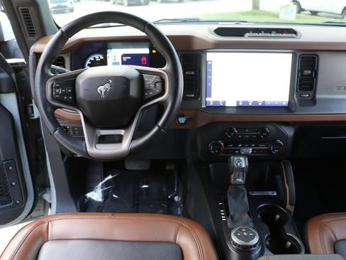 Used 2024 Ford Bronco Outer Banks AWD/4WD image 19
