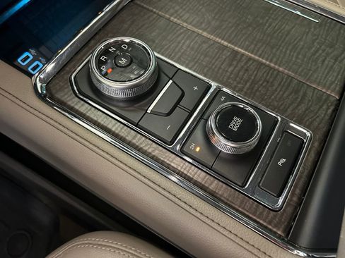 Used 2019 Ford Expedition Limited image 21