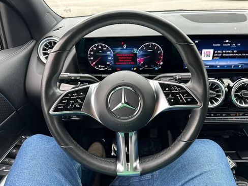 Used 2025 Mercedes-Benz GLA 250 4MATIC image 36