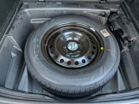 Used 2023 Jeep Grand Cherokee Altitude image 17