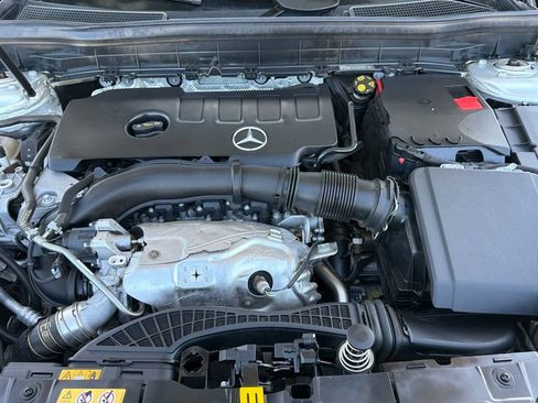 Used 2022 Mercedes-Benz GLB 250 image 34