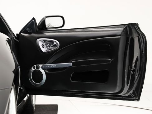 Used 2003 Aston Martin Vanquish image 40
