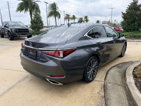 Certified 2023 Lexus ES 350 w/ Premium Package image 3