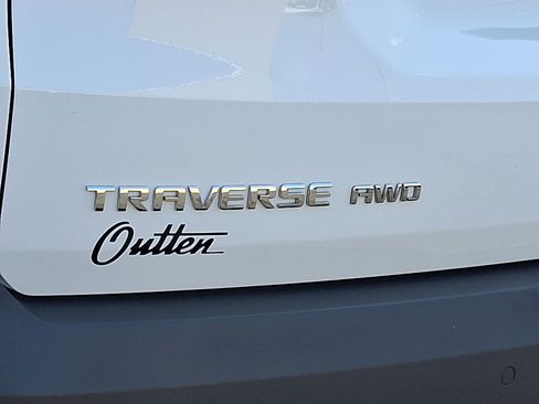 Certified 2023 Chevrolet Traverse LT w/ LPO, Floor Liner Package image 37