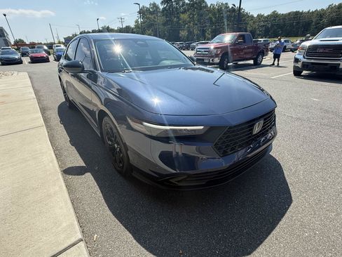 Used 2025 Honda Accord SE image 28