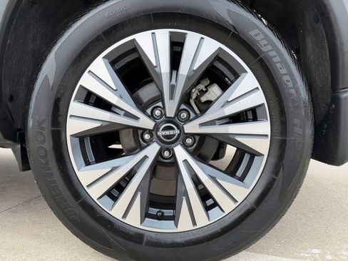 Used 2022 Nissan Rogue SV image 28