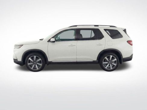 Used 2025 Honda Pilot Touring image 7