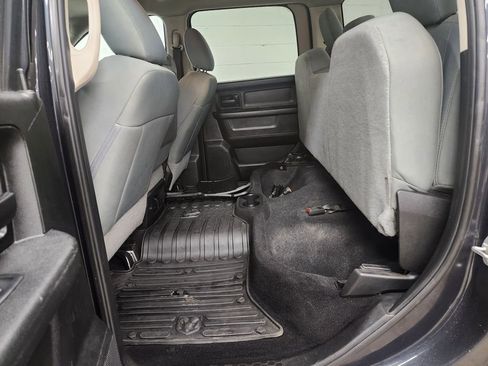 Used 2018 RAM 2500 Tradesman w/ Chrome Appearance Group image 23