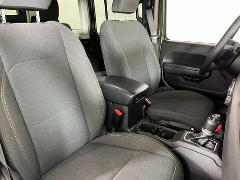 Used 2024 Jeep Wrangler Unlimited AWD/4WD image 43