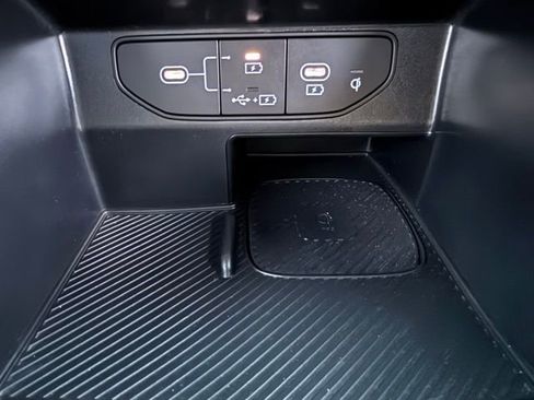 Used 2025 Kia Sorento SX Prestige w/ Olive Brown Leather Package image 31