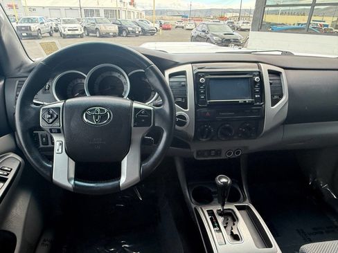 Used 2015 Toyota Tacoma TRD Pro w/ Off Road Towing Package image 10