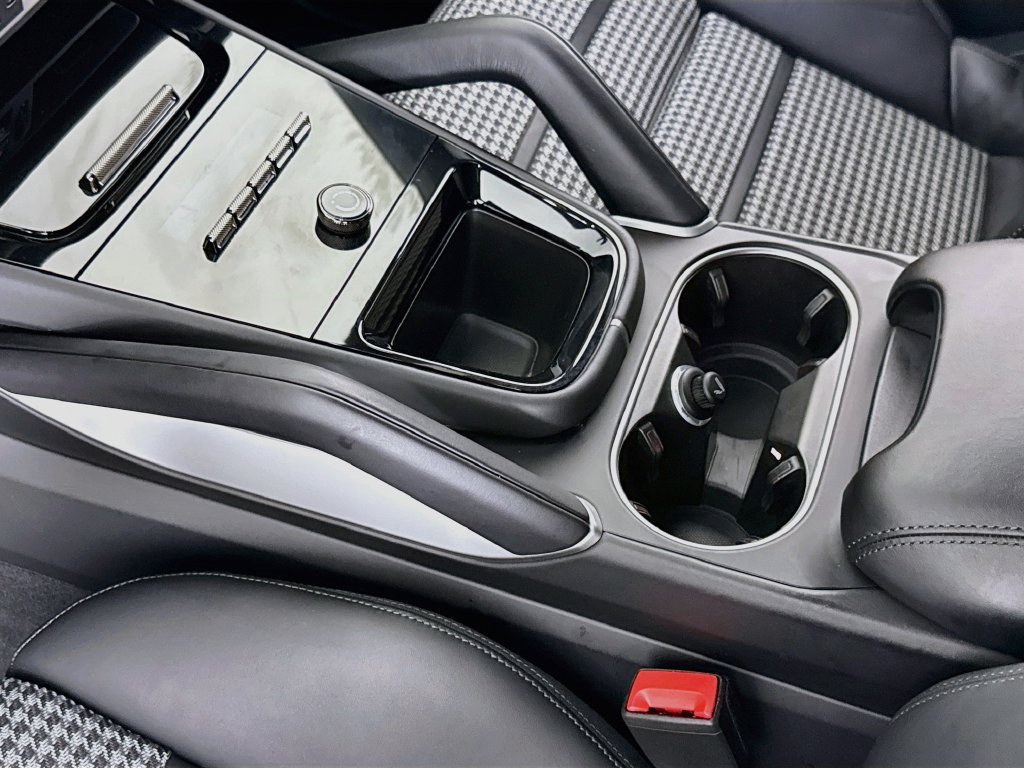 Used 2025 Porsche Cayenne Turbo AWD/4WD image 19