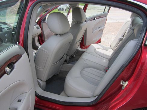 Used 2009 Buick Lucerne CXL w/ Driver Confidence Package image 8