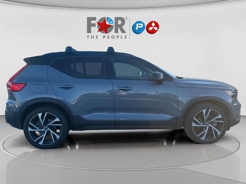 Used 2020 Volvo XC40 T4 R-Design w/ Protection Package Premier FWD image 6