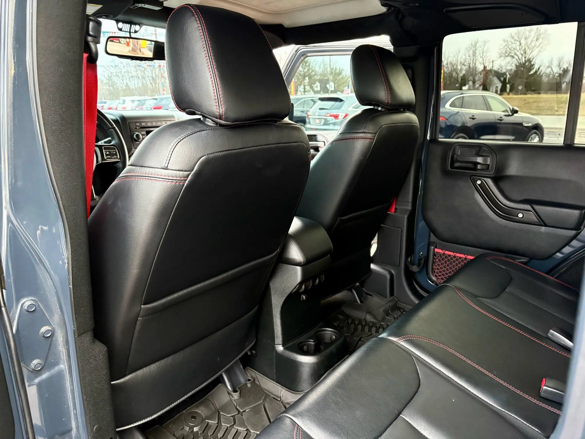 Used 2017 Jeep Wrangler Unlimited Rubicon AWD/4WD image 16