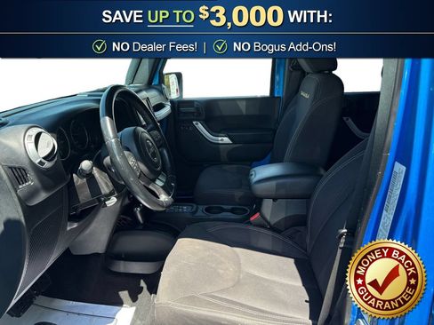 Used 2015 Jeep Wrangler Unlimited Sahara w/ Connectivity Group AWD/4WD image 14