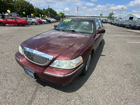 Used 2004 Lincoln Town Car Ultimate image 8