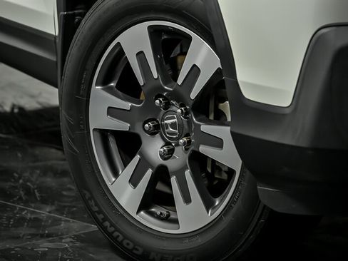 Used 2017 Honda Ridgeline RTL-T image 3