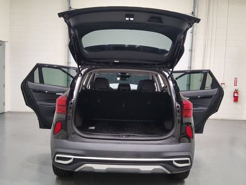 Used 2023 Kia Seltos S FWD image 12