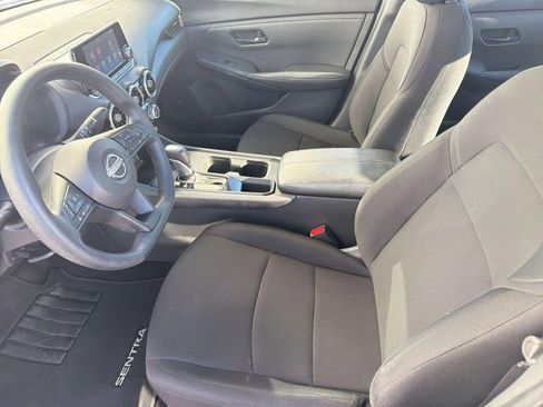 Used 2025 Nissan Sentra S image 5