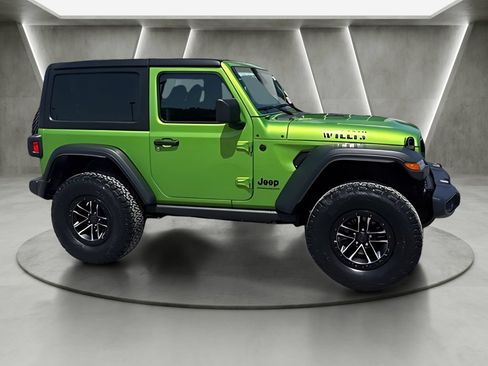 Used 2025 Jeep Wrangler Sport AWD/4WD image 2