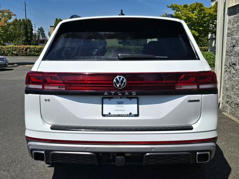Used 2024 Volkswagen Atlas Peak Edition SE AWD/4WD image 6