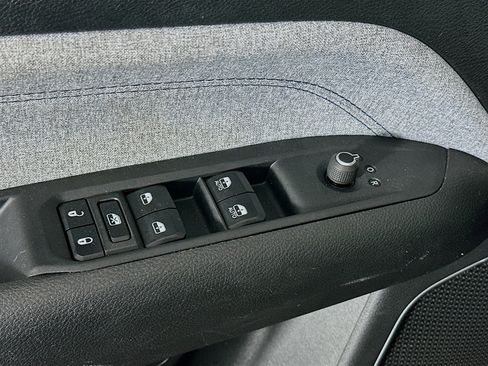 Used 2023 Jeep Compass Latitude AWD/4WD image 15