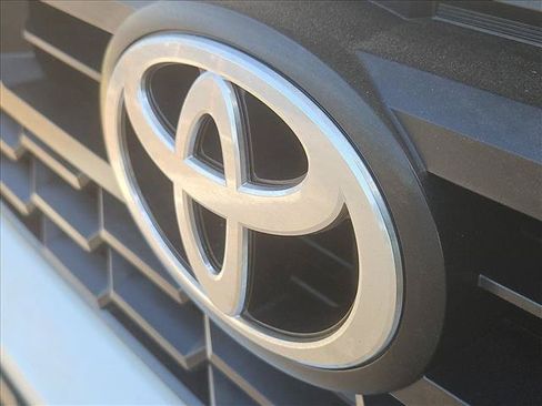 Certified 2025 Toyota Tacoma TRD Sport AWD/4WD image 30