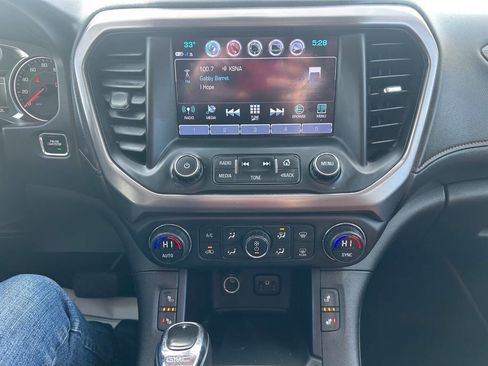 Used 2017 GMC Acadia SLT image 16