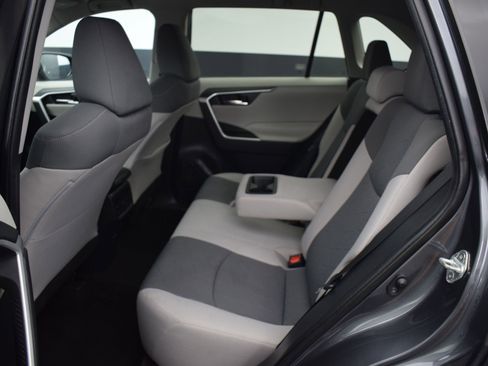 Used 2020 Toyota RAV4 XLE image 12