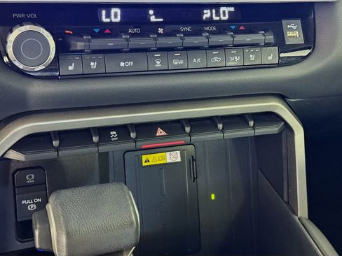 Used 2023 Toyota Tundra Limited w/ Power Package image 19