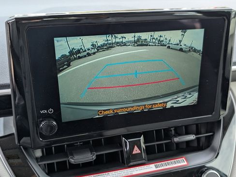 Used 2026 Toyota Corolla Cross L image 6