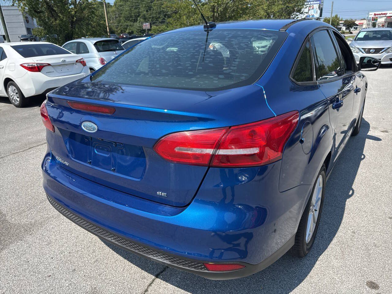 Used 2018 Ford Focus SE FWD image 5