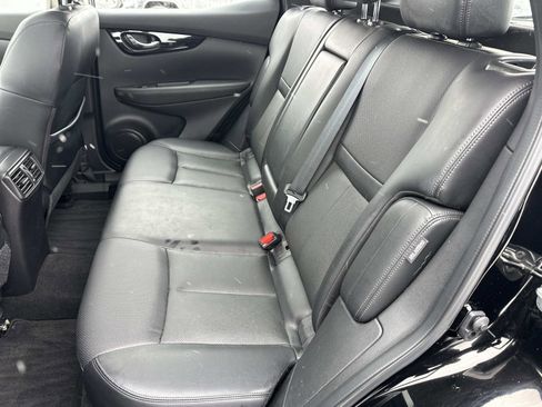 Used 2021 Nissan Rogue Sport SL w/ Premium Package image 11